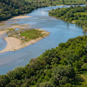 Environmental drivers and seasonal distribution of endemic macroinvertebrates in the Upper Loukkos Watershed (Northwestern Morocco)